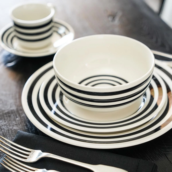 La Vuelta Dinnerware Set