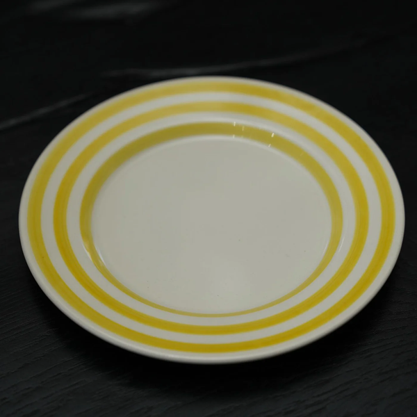 La Vuelta Dessert Plate, White/Yellow