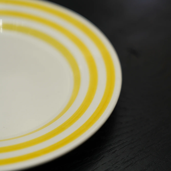 La Vuelta Dessert Plate, White/Yellow